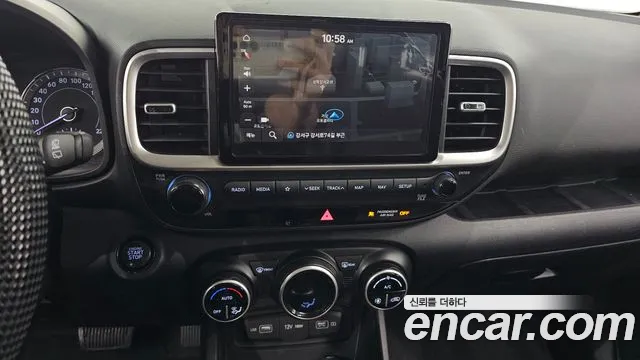 Hyundai Venue — Фото автомобиля 13