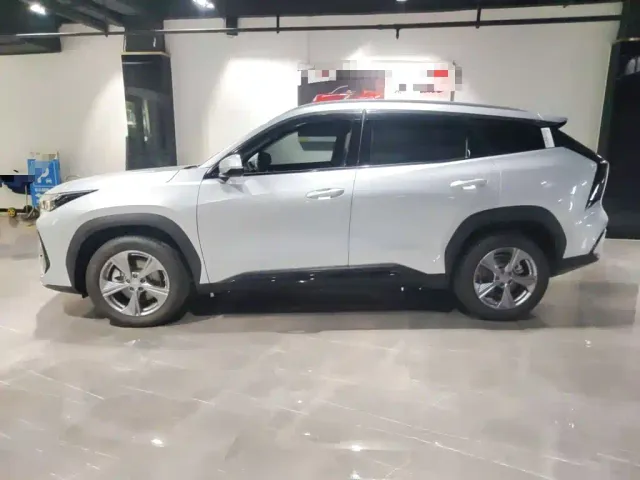 Geely Boyue L — Фото автомобиля 3