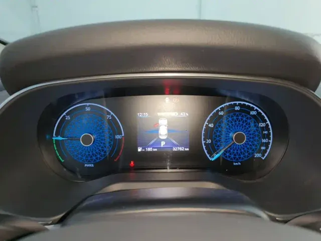 Hongqi E-QM5 — Фото автомобиля 11