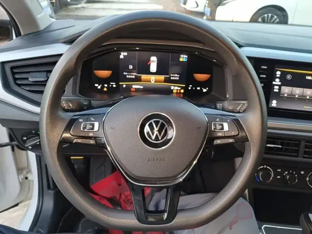 Volkswagen Polo — Фото автомобиля 10