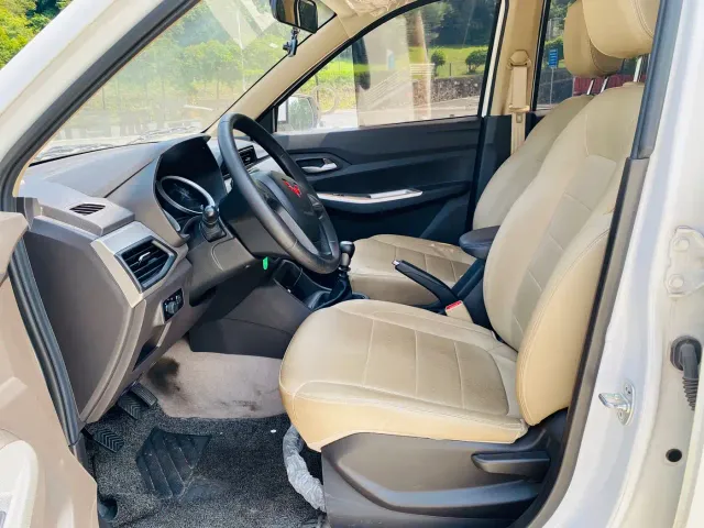 Wuling Hongguang — Фото автомобиля 13