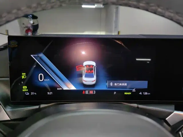 BMW i3 — Фото автомобиля 12