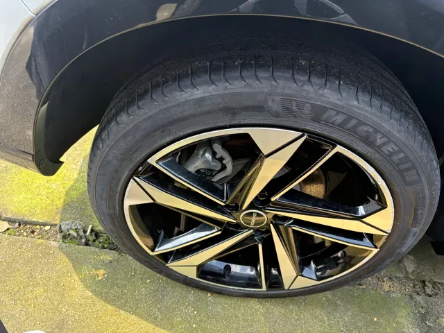 Roewe RX5 Max — Фото автомобиля 8
