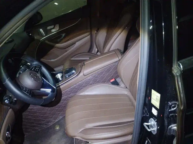 Mercedes-Benz E-Class — Фото автомобиля 11