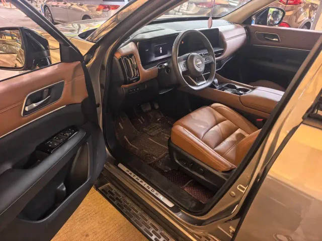 Nissan Terra — Фото автомобиля 4