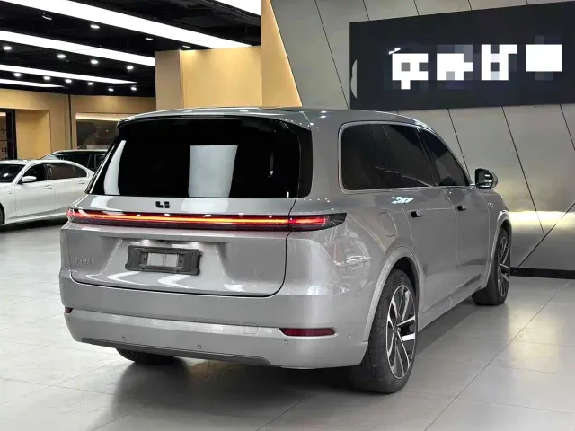 Li Auto L9 — Фото автомобиля 9
