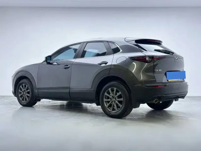 Mazda CX-30 — Фото автомобиля 4