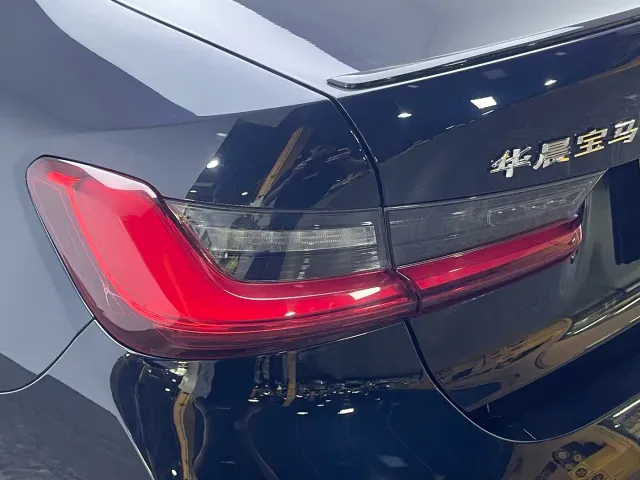 BMW 3 Series — Фото автомобиля 12