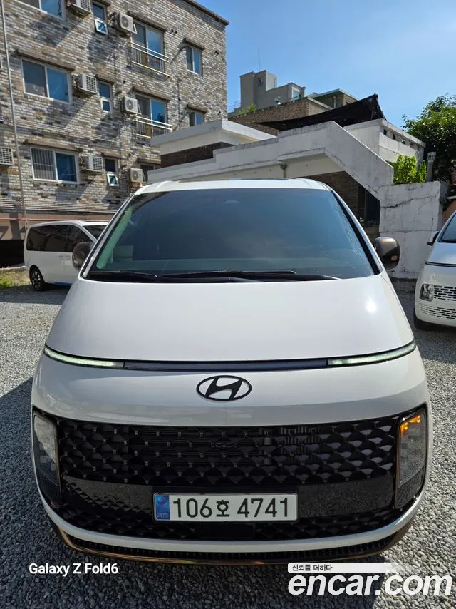Фотография автомобиля — Hyundai Staria