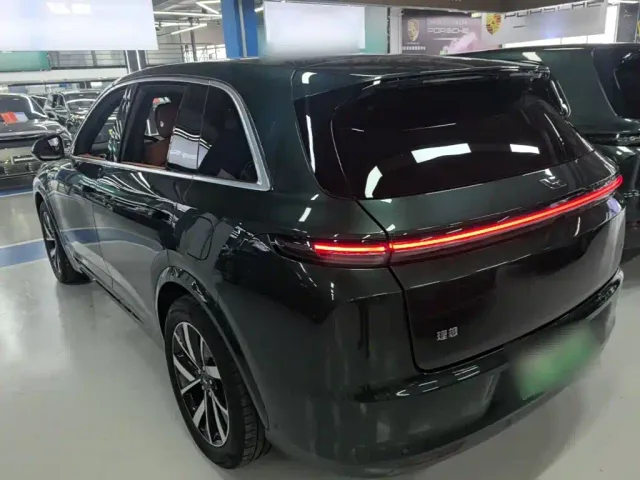 Li Auto L7 — Фото автомобиля 4