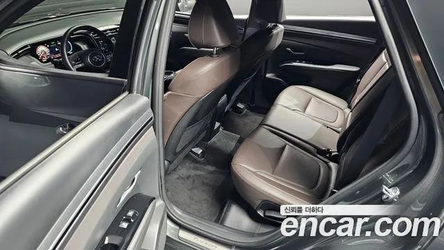 Hyundai Tucson Tucson (NX4) Бензин 1.6 турбо 2WD — Фото автомобиля 12