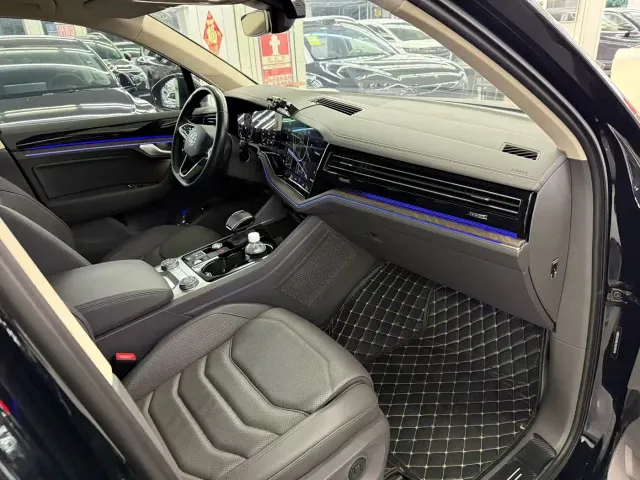 Volkswagen Touareg — Фото автомобиля 7