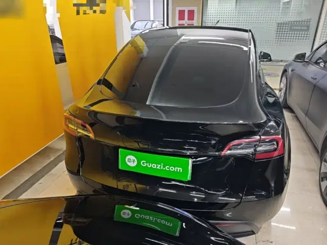 Tesla Model Y — Фото автомобиля 5