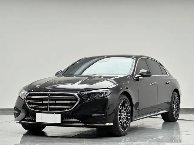 Фотография автомобиля — Mercedes-Benz E-Class