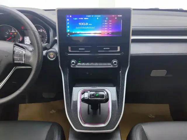 Haval M6 — Фото автомобиля 13