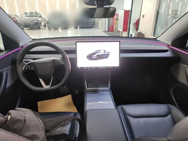 Tesla Model Y — Фото автомобиля 9