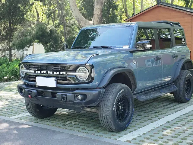 Ford Bronco — Фото автомобиля 11