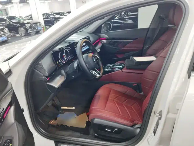 BMW 5 Series — Фото автомобиля 14