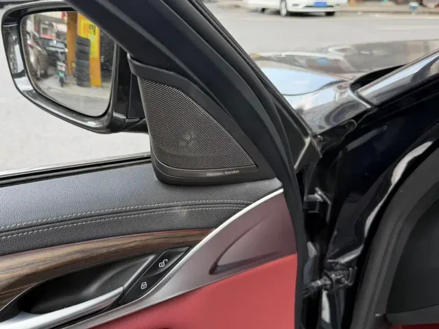 BMW 5 Series — Фото автомобиля 6