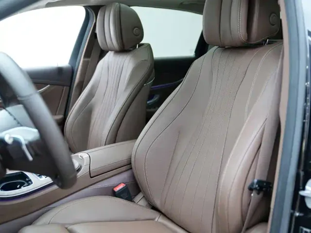 Mercedes-Benz E-Class — Фото автомобиля 8