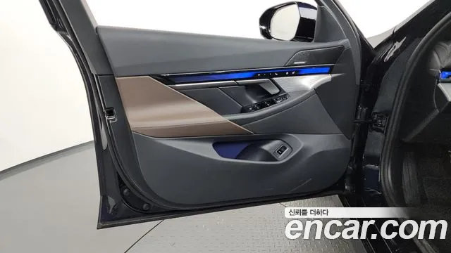 BMW 5 Series G60 — Фото автомобиля 24