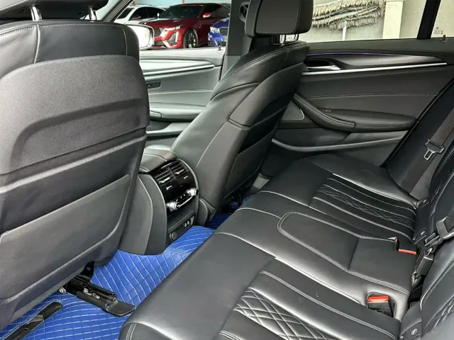 BMW 5 Series — Фото автомобиля 4
