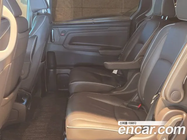 Honda Odyssey — Фото автомобиля 8
