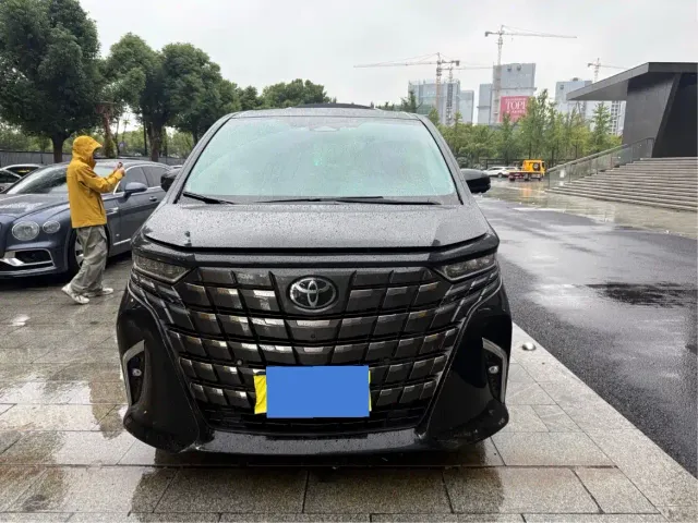 Toyota Alphard — Фото автомобиля 2