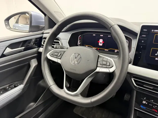 Volkswagen Lavida — Фото автомобиля 12