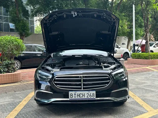 Mercedes-Benz E-Class — Фото автомобиля 14