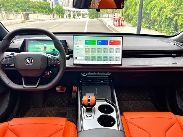 Changan Changan UNI-V 2025 2.0T Sport Version — Фото автомобиля 11