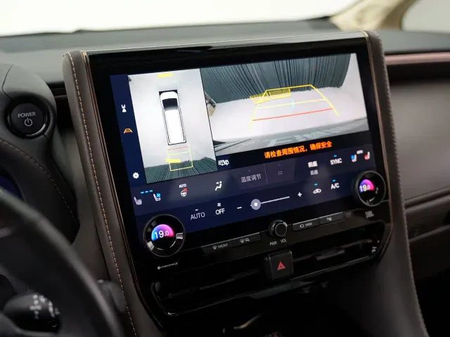 Toyota Alphard — Фото автомобиля 17