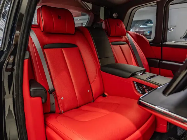 Rolls-Royce Cullinan — Фото автомобиля 9