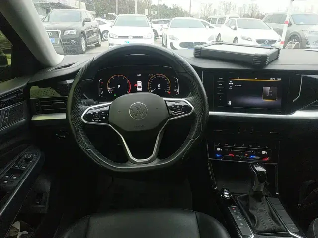 Volkswagen Passat — Фото автомобиля 6