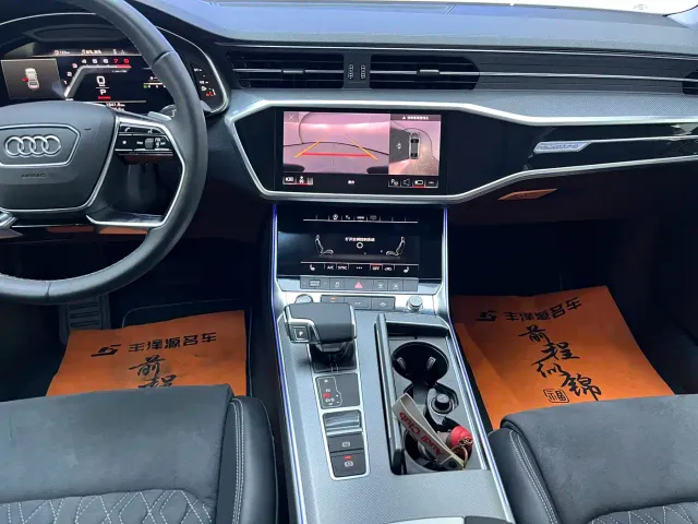 Audi A7L — Фото автомобиля 10