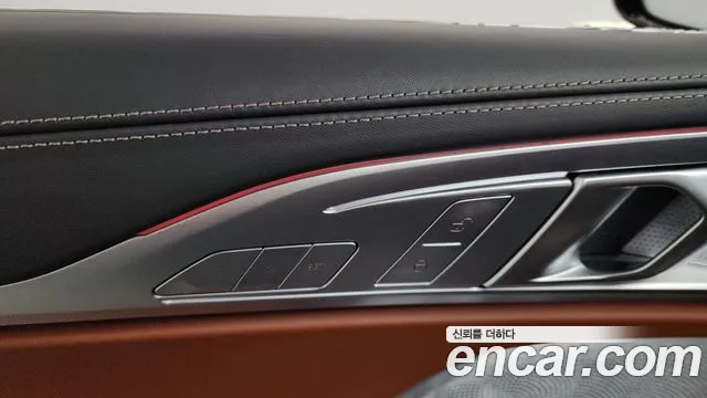 BMW 8 Series G15 — Фото автомобиля 29