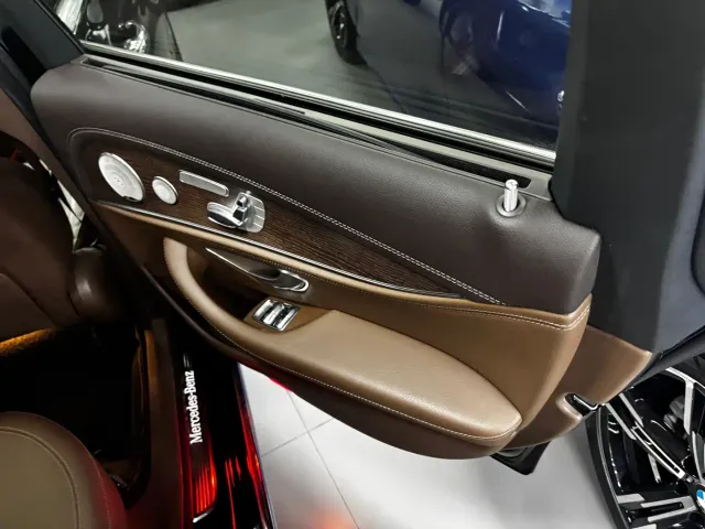 Mercedes-Benz E-Class — Фото автомобиля 15