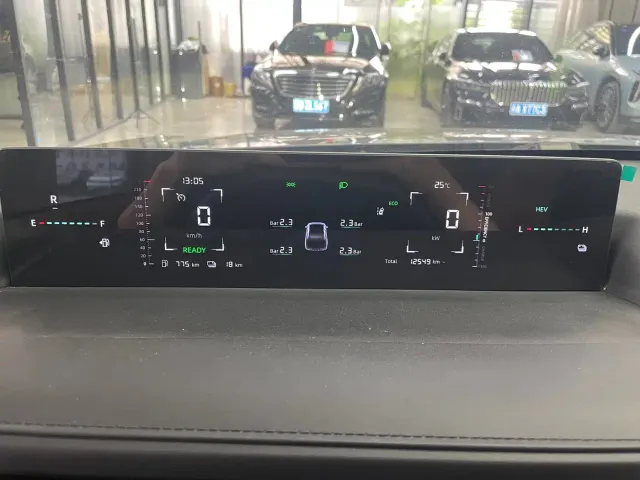 Changan Qiyuan A05 — Фото автомобиля 17