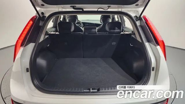Kia Niro New — Фото автомобиля 22