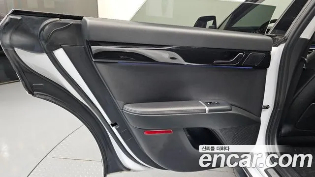 Hyundai Grandeur GN7 — Фото автомобиля 14