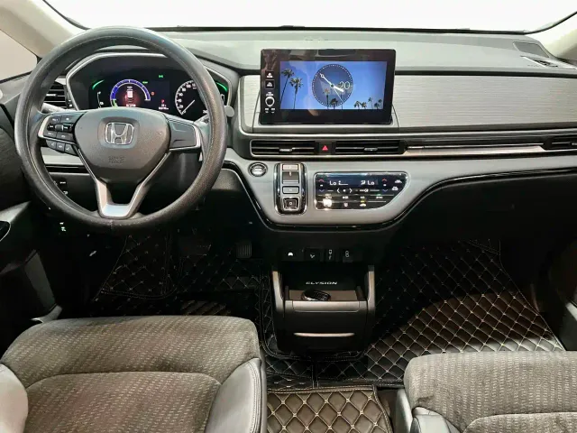 Honda Elysion — Фото автомобиля 14
