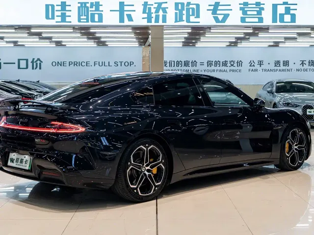 Xiaomi SU7 — Фото автомобиля 4