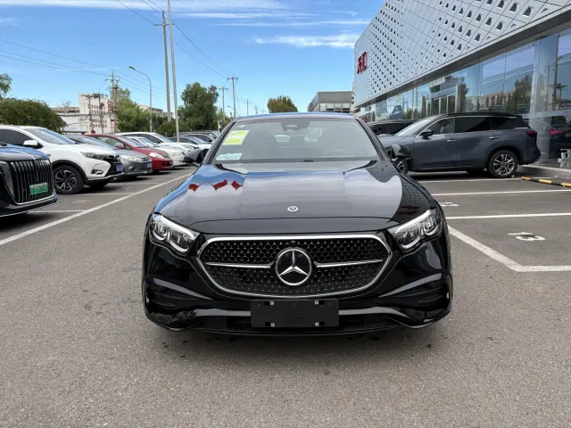 Mercedes-Benz E-Class — Фото автомобиля 2