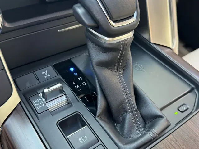 Toyota Land Cruiser — Фото автомобиля 9