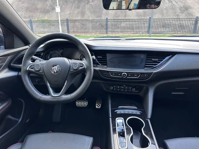 Buick Regal — Фото автомобиля 12