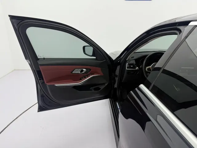 BMW 3 Series — Фото автомобиля 22