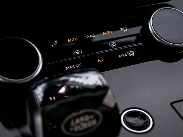 Land Rover Range Rover Sport — Фото автомобиля 11