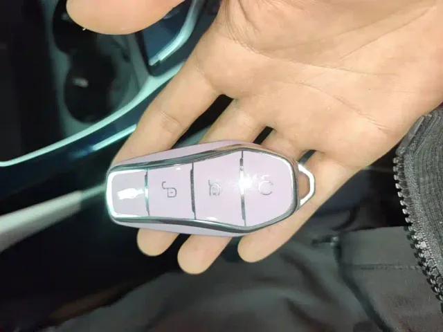 BYD Qin PLUS — Фото автомобиля 8