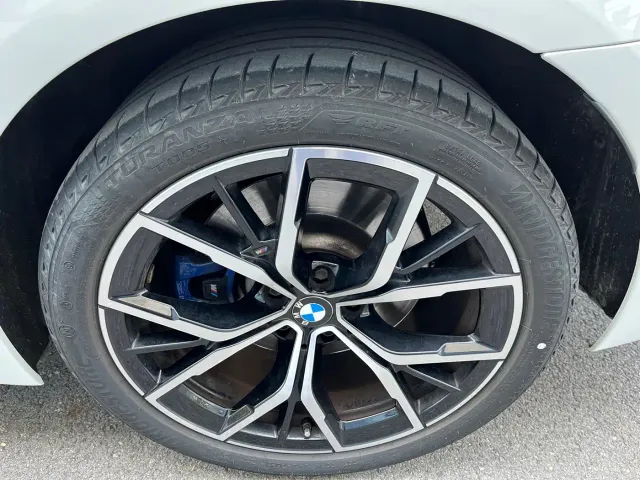 BMW 5 Series — Фото автомобиля 9