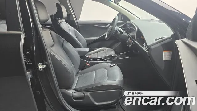 Kia Niro Niro (New) — Фото автомобиля 17